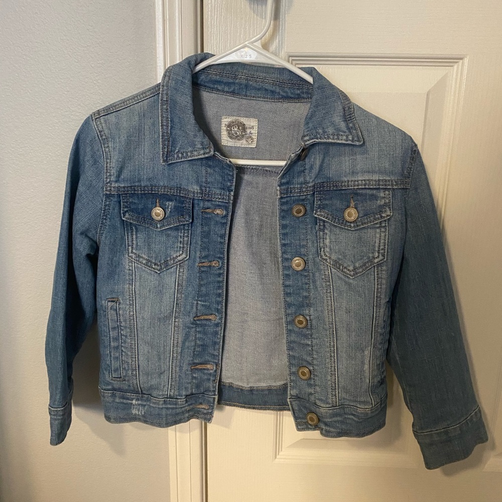 Cropped denim jacket
